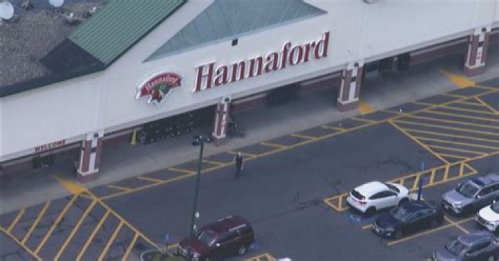 Does Hannaford hire 15 year olds?
