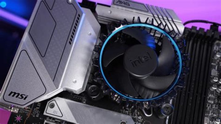 Does i7 come with fan?