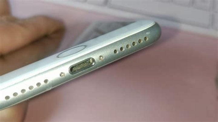 Does iPhone 7 have GPS receiver?