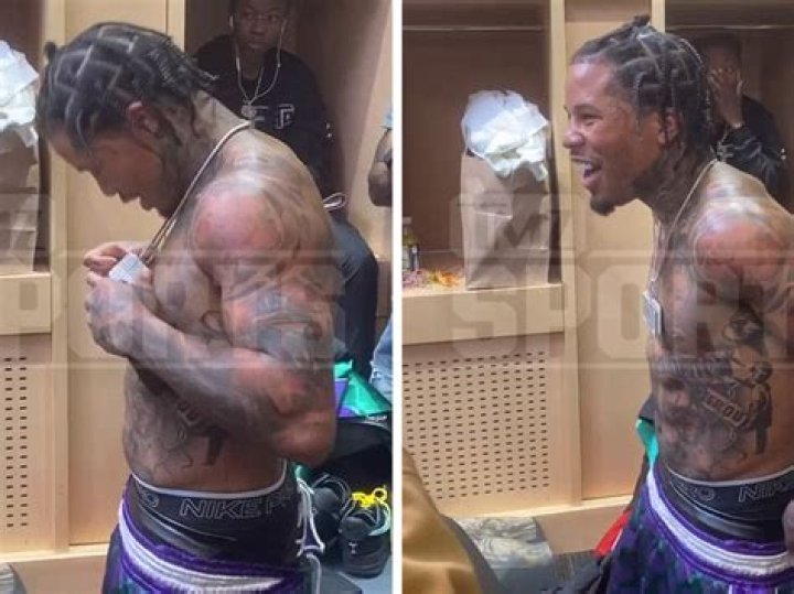 Does Jonathan Davis have tattoos?