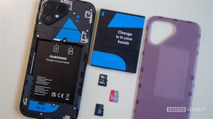 Does Motorola Moto E have a removable battery?