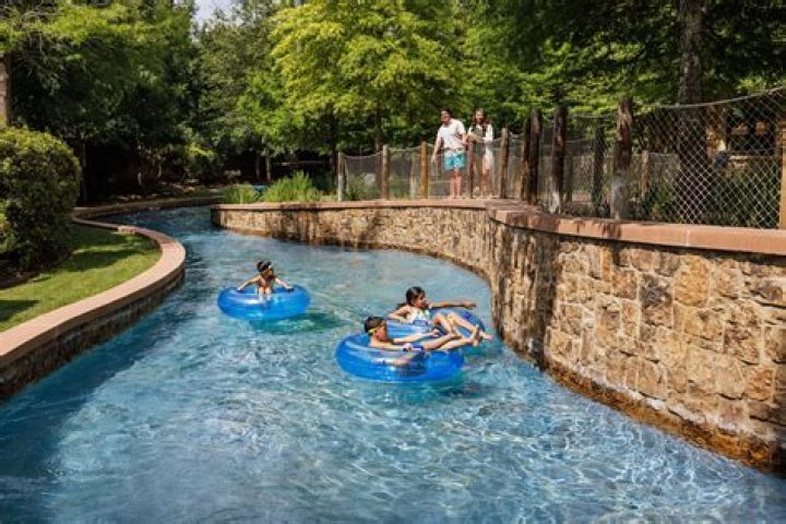 Does Rapids Water Park have a Lazy River?
