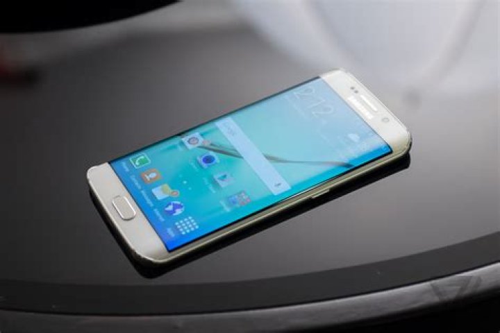 Does Samsung S6 Edge have good battery?
