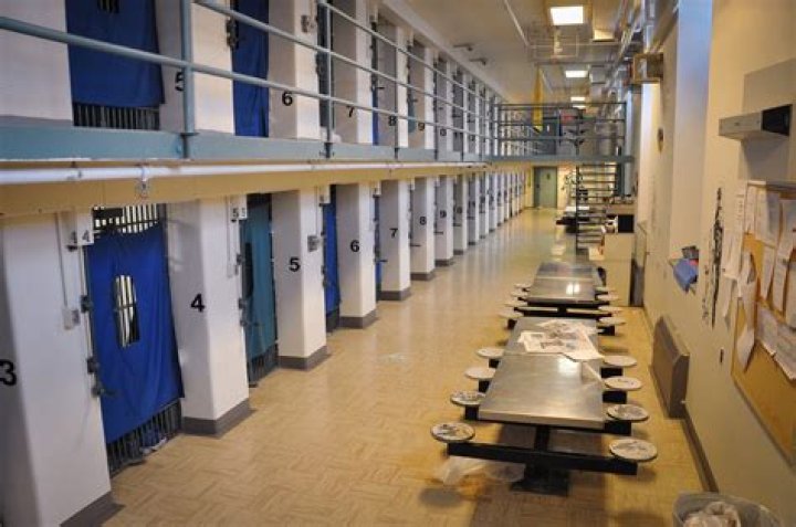 Does Sark have a prison?