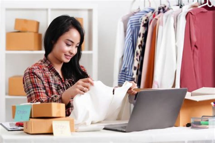 Does Sears still sell things online?
