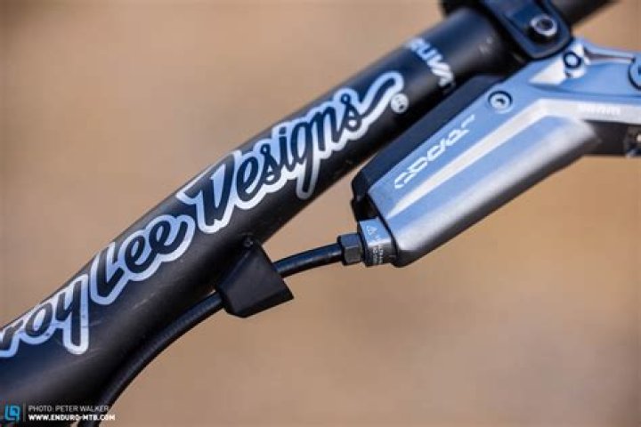 Does SRAM Red have a power meter?