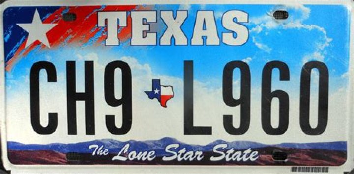 Does Texas have military license plates?