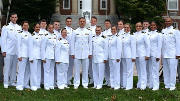 Does the Navy have a base in California?