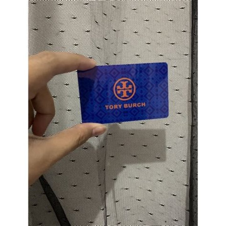 Does Tory Burch have authenticity card?