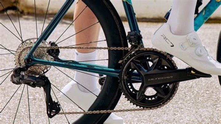 Does ultegra have a clutch?