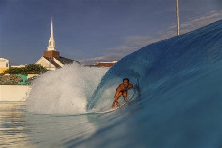 Does Virginia Beach have good surfing?