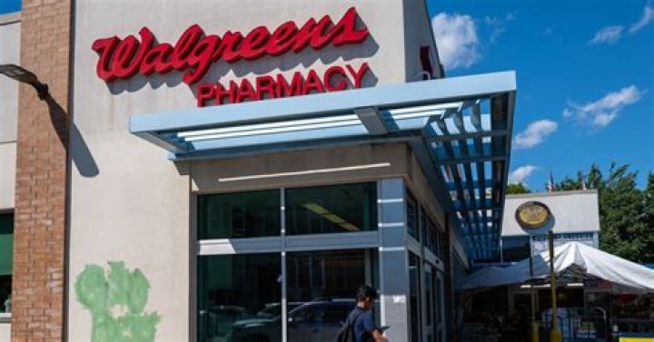 Does Walgreens have stores in Canada?