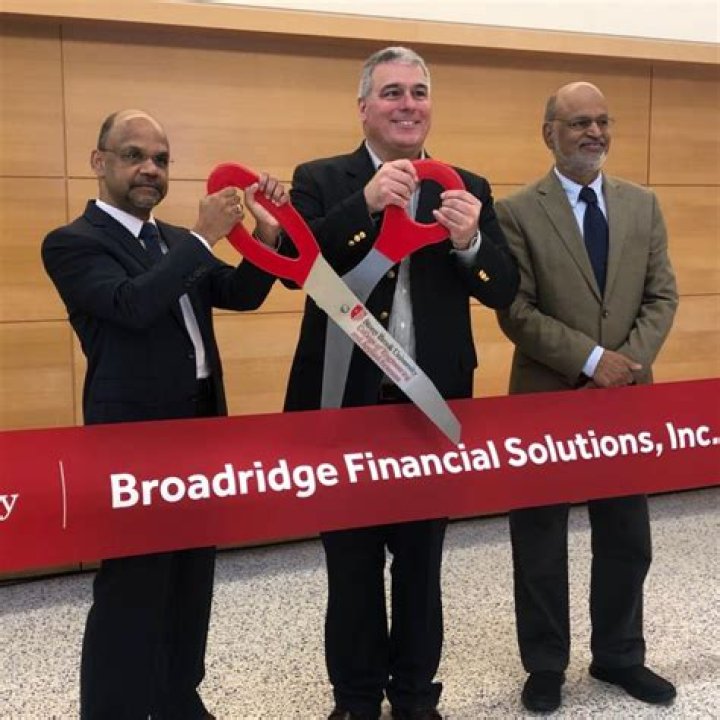 Does Wells Fargo use Broadridge Financial Solutions?