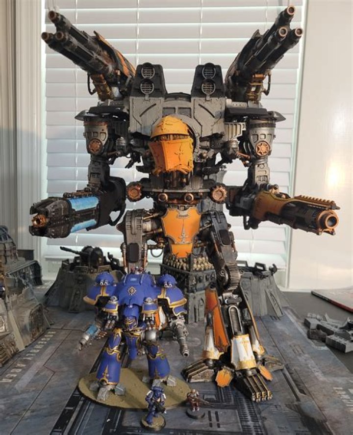How big is a Wraithknight model?