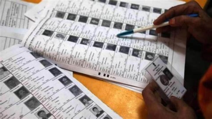 How can I register my voter list online in Kerala?