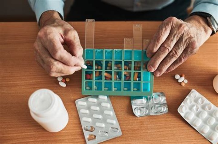 How do elderly organize pills?