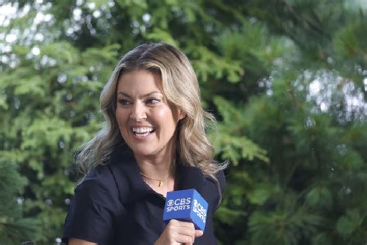How do I become a sports announcer in Australia?
