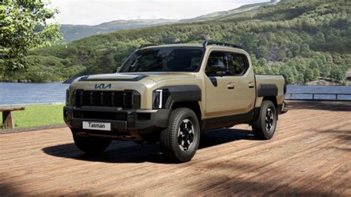 How do I buy a new truck in ETS2?