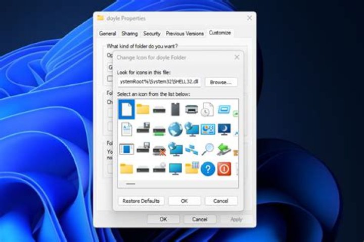 How do I change the icon properties in Windows 7?
