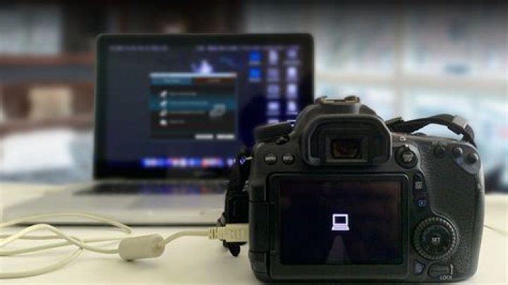 How do I connect my Photo Mechanic to Lightroom?