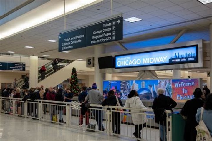 How do I get from Midway airport to downtown Chicago?