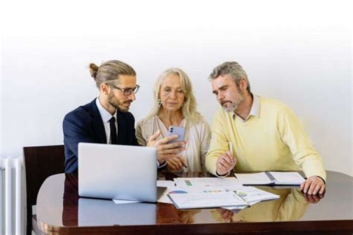 How do insurance companies pay contractors?