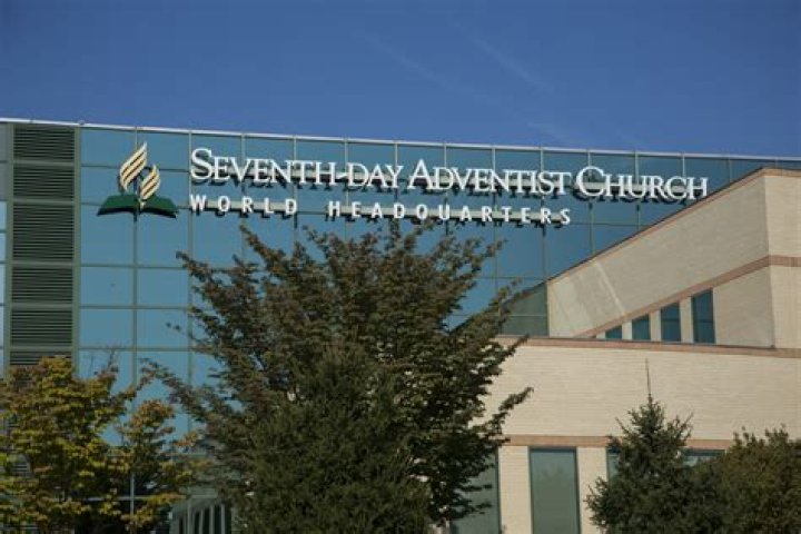 How do the Seventh Day Adventist worship?