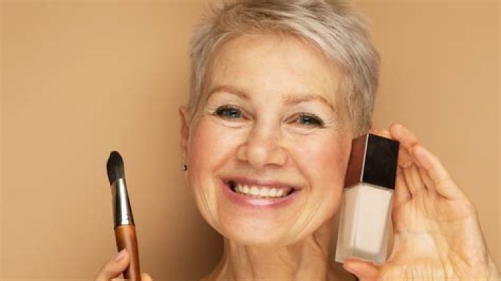 How do women over 60 make up?
