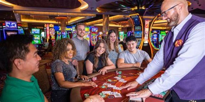 How do you become a casino dealer in Las Vegas?