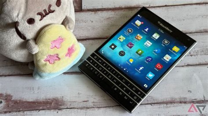 How do you change the font size on a Blackberry?