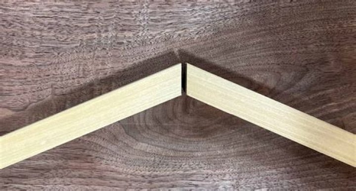 How do you cut a 45 degree angle in plywood?