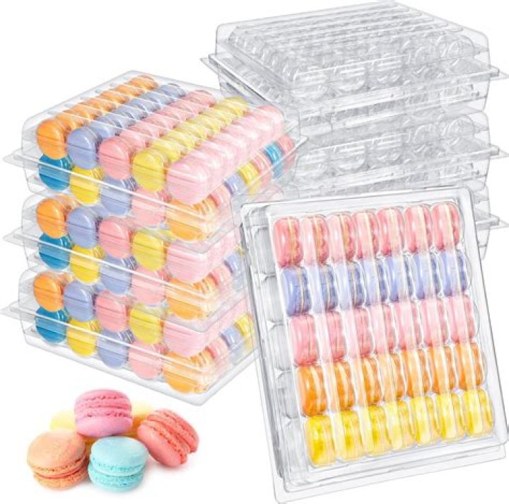 How do you display macaroons?