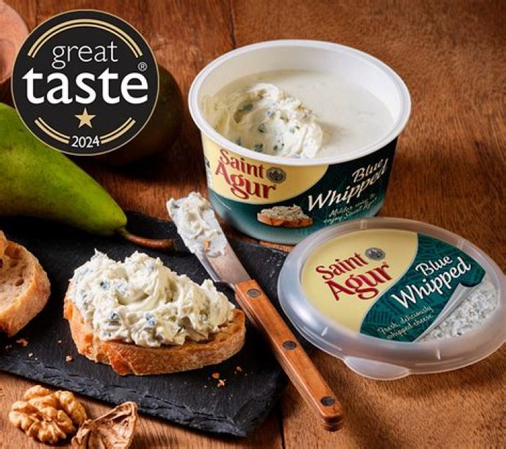 How do you eat St Agur cheese?