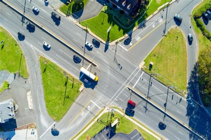 How do you enter an intersection on Google Maps?