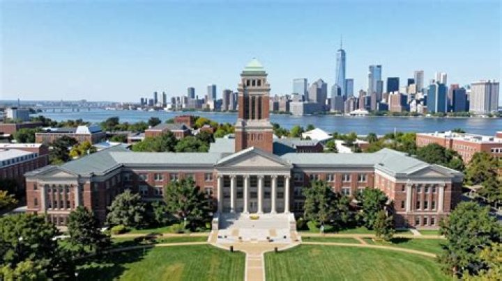 How do you get a scholarship at Stevens Institute of Technology?