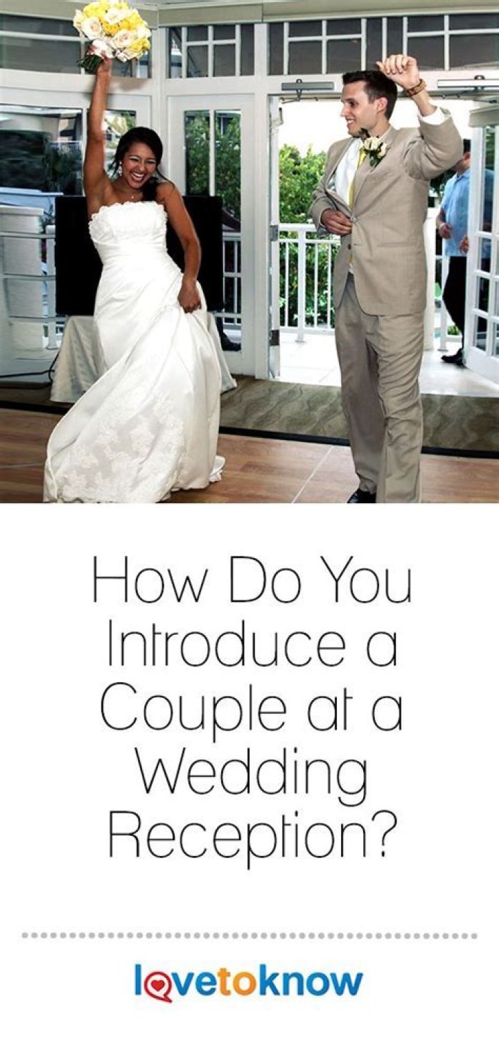 How do you introduce a wedding party?