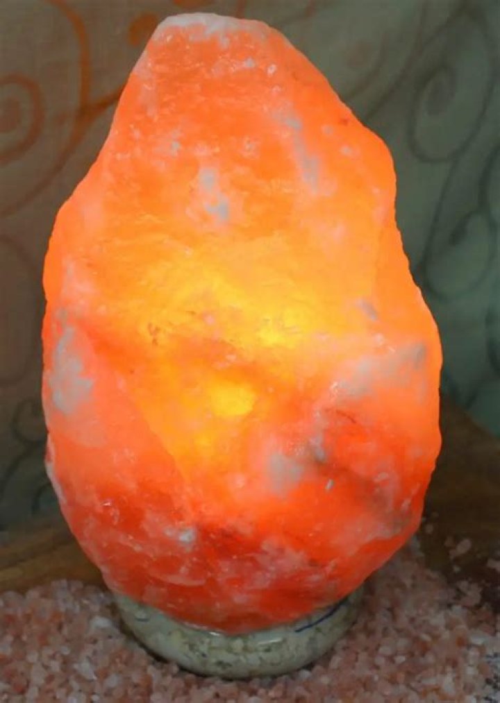 How do you know if a Himalayan salt lamp is real?