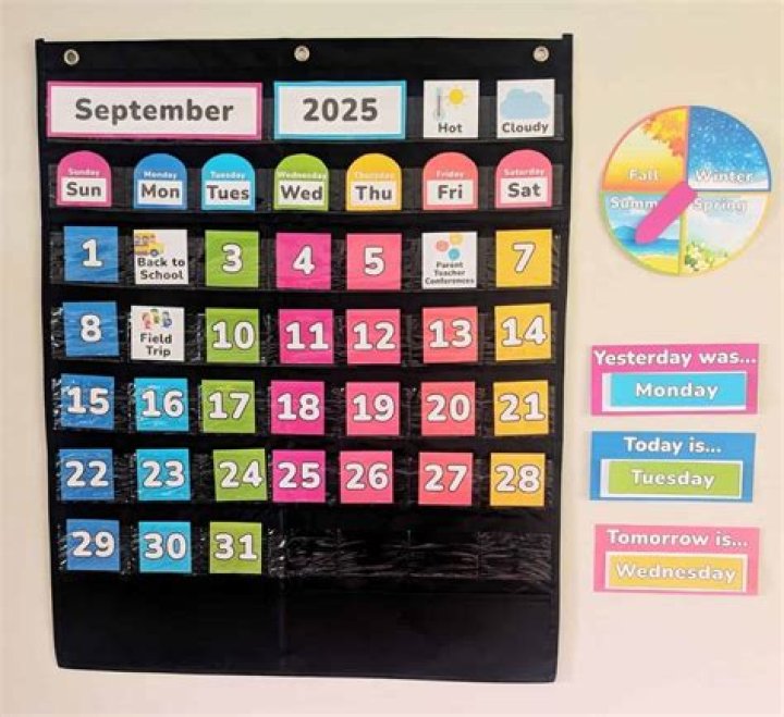 How do you make a school calendar?