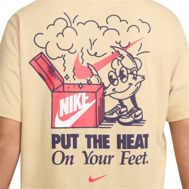 How do you stop prickly heat on your feet?