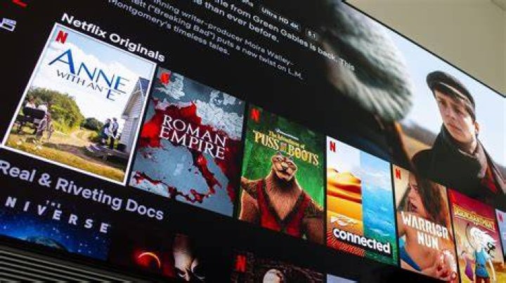 How do you switch to US Netflix on PC?