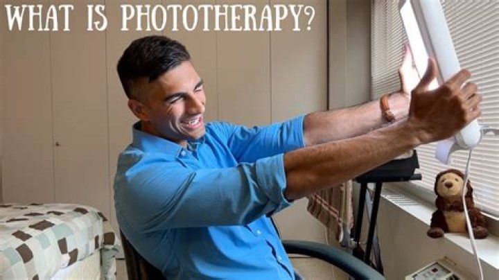 How does home phototherapy work?