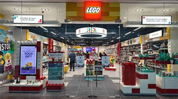 How does pick a brick work at the LEGO store?