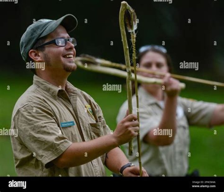 How far can you throw a dart with an atlatl?