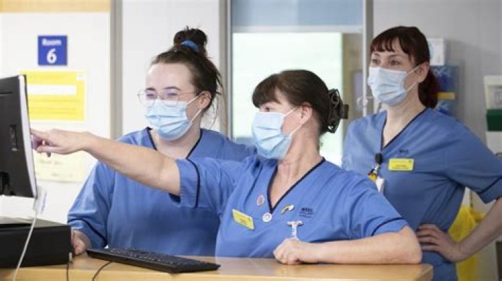How far do nurses walk in a shift?