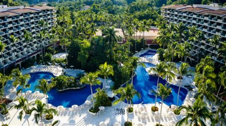 How far is Barcelo Puerto Vallarta from airport?