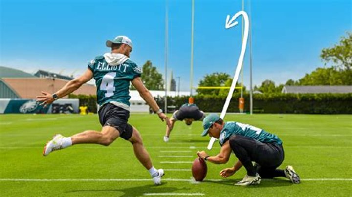 How far was the field goal that Scott Norwood missed in the Super Bowl?