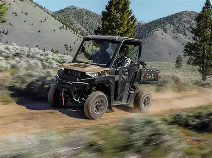 How fast does the Polaris Ranger 900 go?