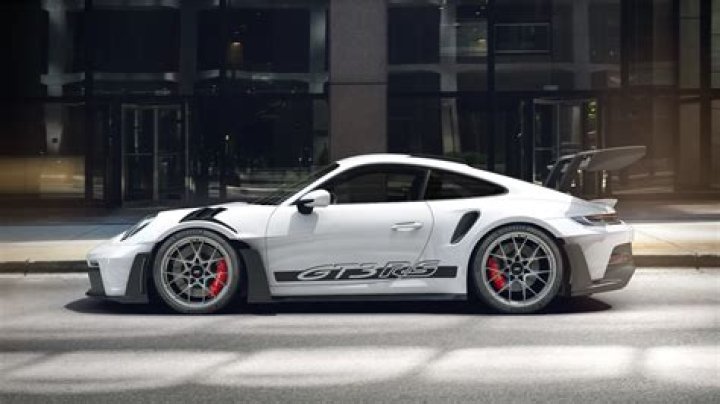 How fast is the 911 991?