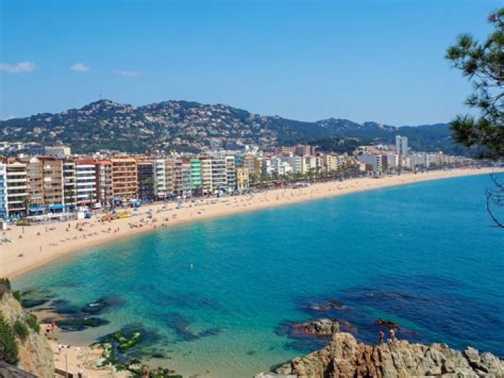 How hot is Lloret de Mar in June?