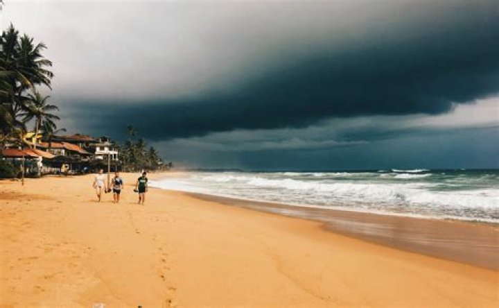 How is the weather in Sri Lanka in April?